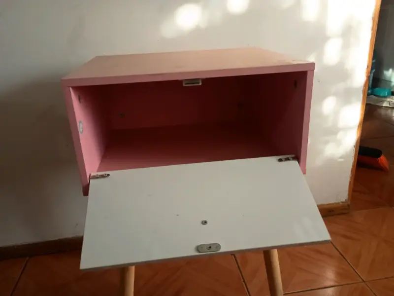 Velador rosado moderno - 2