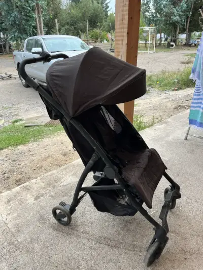 Coche de bebé plegable negro - miniatura 1