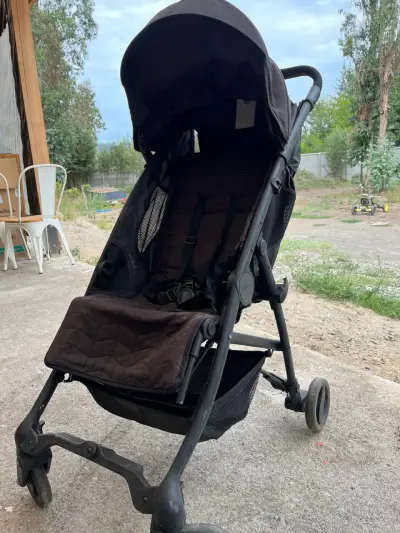 Coche de bebé plegable negro - miniatura 3