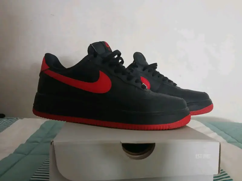 Zapatillas negras con rojo Nike - 4