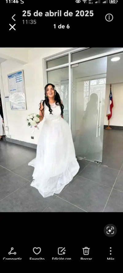 Vestido de novia blanco elegante - miniatura 1
