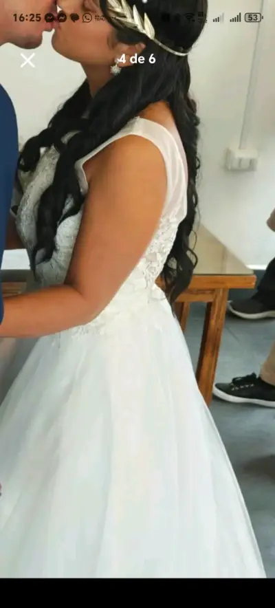 Vestido de novia blanco elegante - miniatura 4