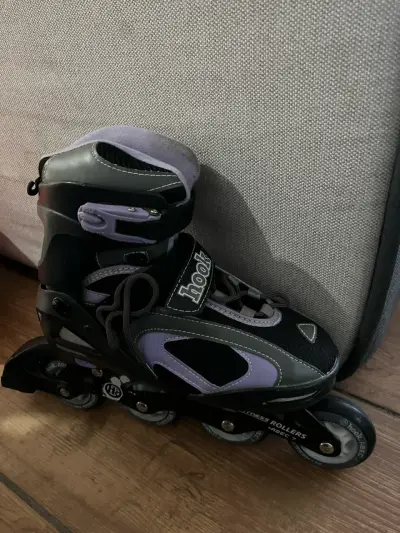 Patines en línea negros y lilas - miniatura 3