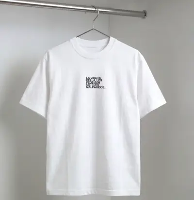 Polera blanca con frase divertida - miniatura 1