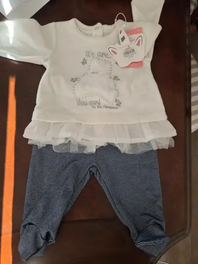 Conjunto bebé blanco y azul nueva - miniatura 1