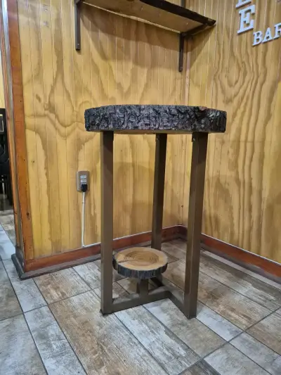 Mesa alta rústica de madera - miniatura 1