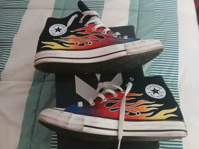 Zapatillas negras converse urbanas - miniatura 2