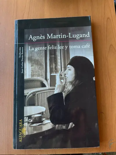 Libro 'La gente feliz lee y toma café' - miniatura 1