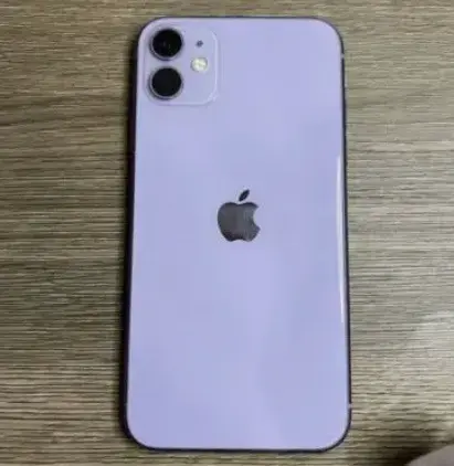 iPhone 11 morado en buen estado