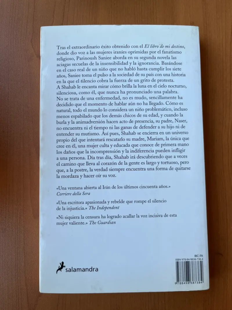 Libro 'Una Voz Escondida' - 2