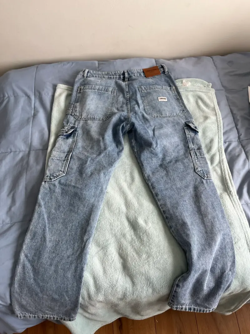 Jeans cargo de mezclilla azul - 2