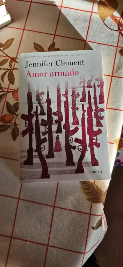 Libro 'Amor Armado' Jennifer Clement - miniatura 1