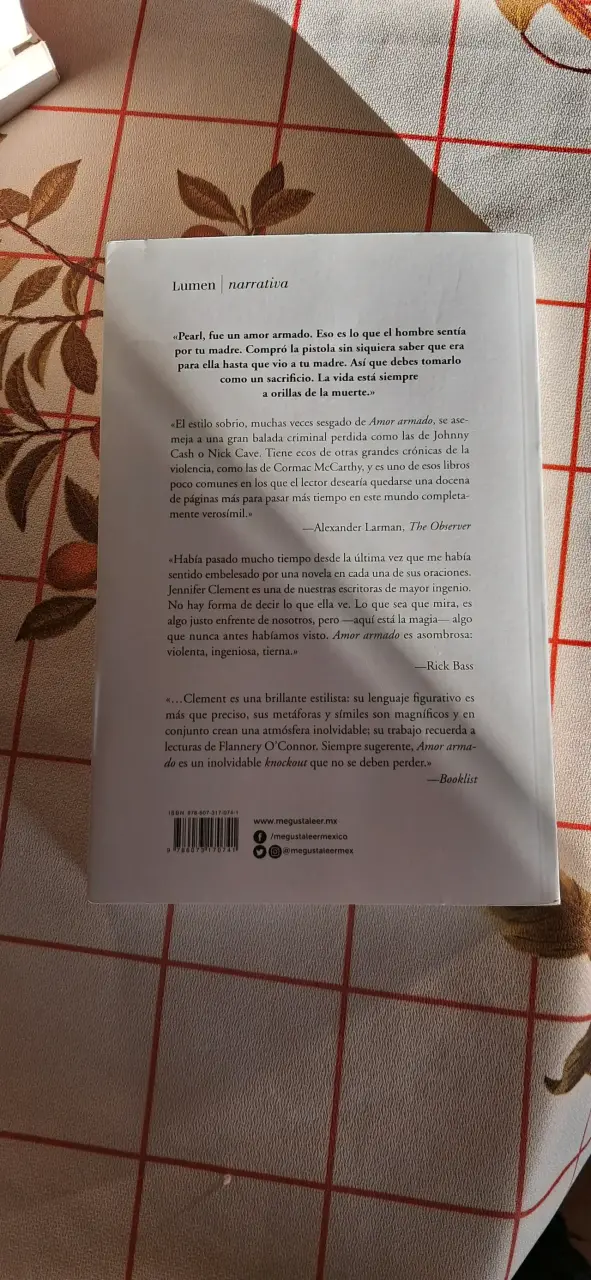 Libro 'Amor Armado' Jennifer Clement - 2
