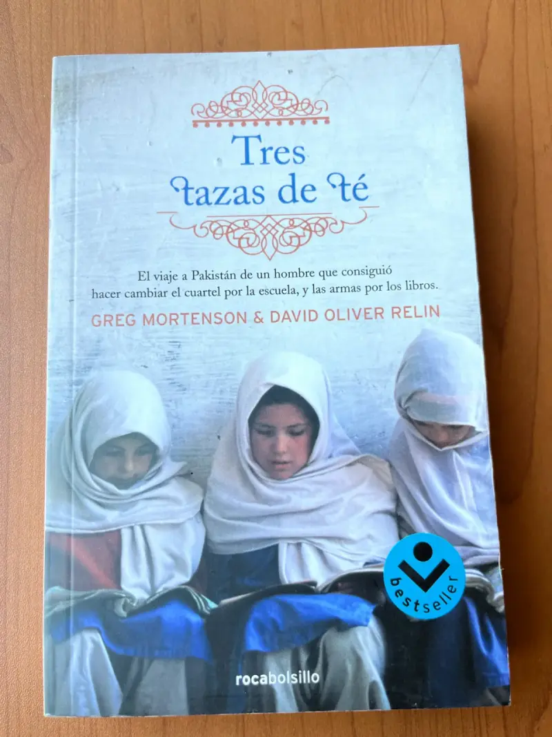 Libro Tres tazas de té