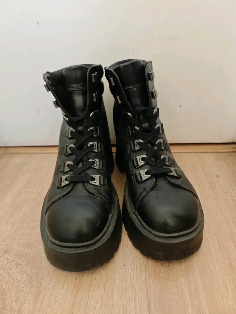 Botas negras con plataforma - 2