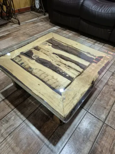 Mesa de centro rústica con vidrio - miniatura 1
