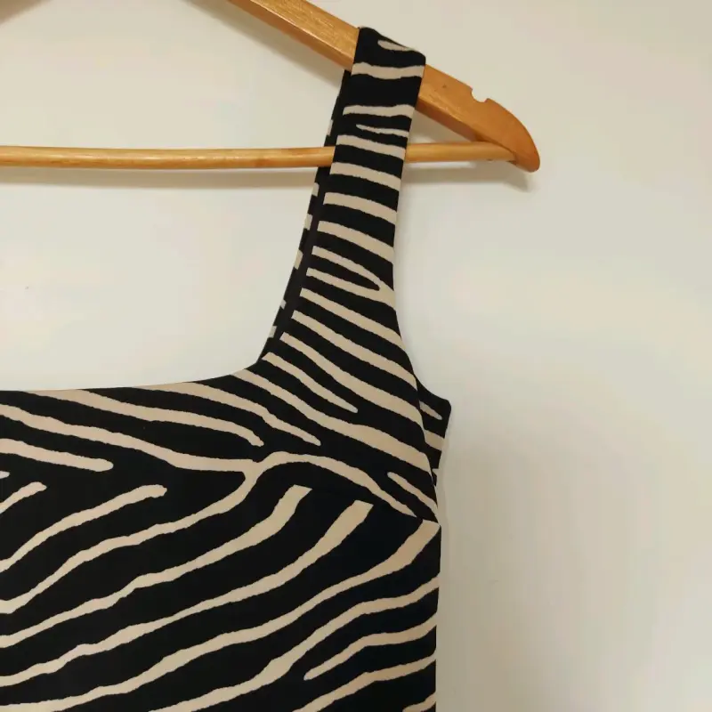 Vestido con estampado de cebra - 2