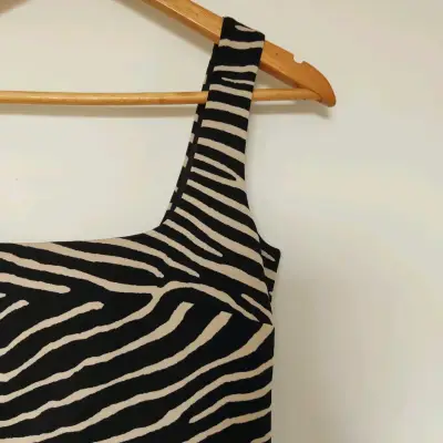 Vestido con estampado de cebra - miniatura 2