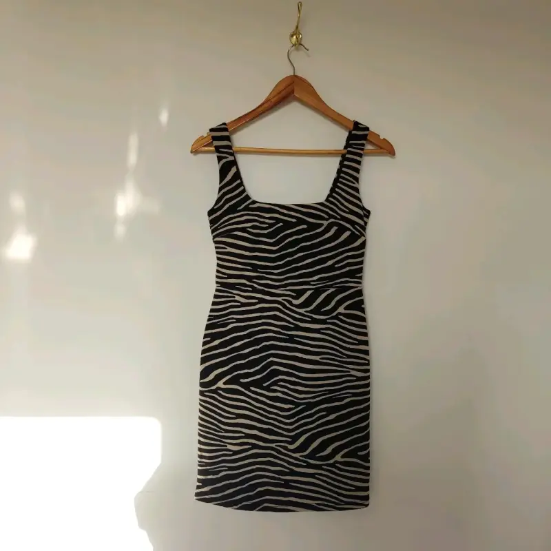Vestido con estampado de cebra - 4