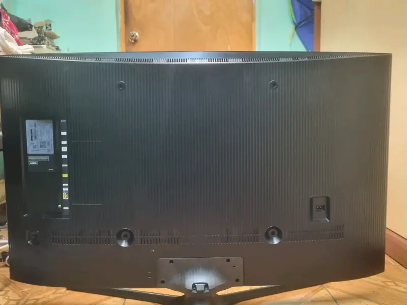 Televisor LED pantalla curva - 1