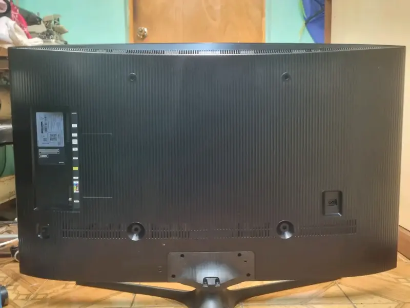 Televisor LED pantalla curva - 5