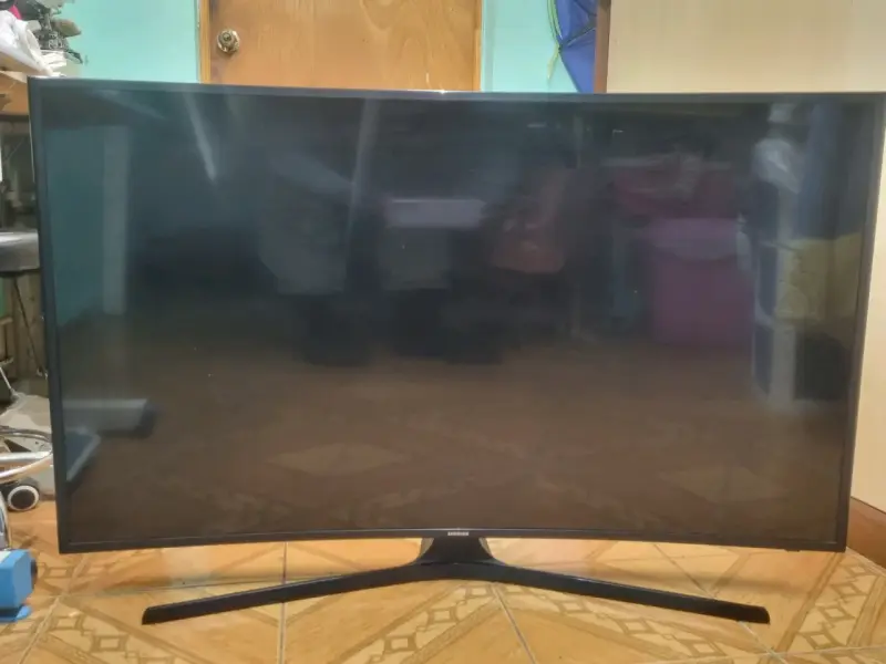 Televisor LED pantalla curva - 6