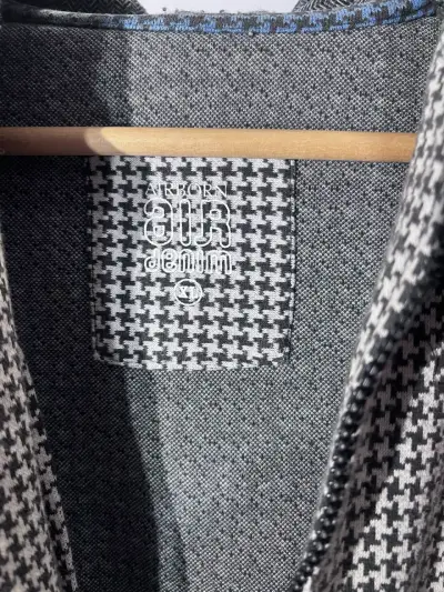 Chaqueta con capucha a cuadros - miniatura 3