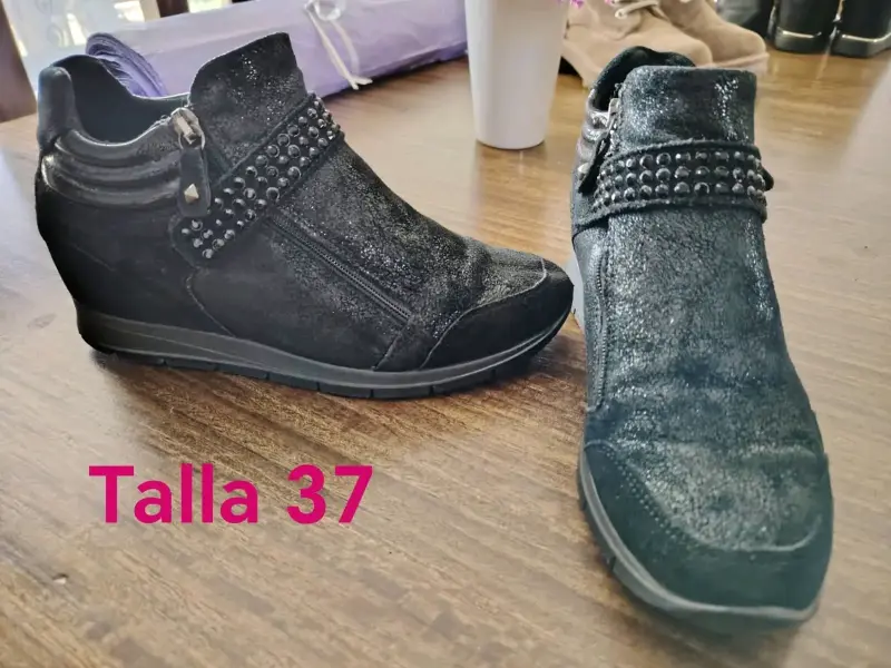 Botines negros con tacón interno
