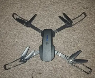 Drone plegable negro - miniatura 1