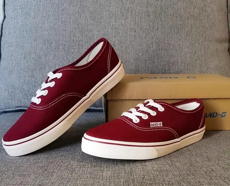 Zapatillas rojas de lona 36