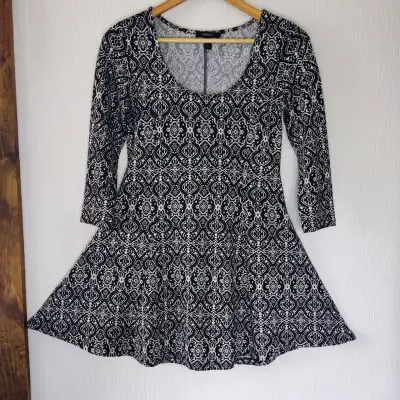 Vestido estampado azul y blanco - miniatura 1