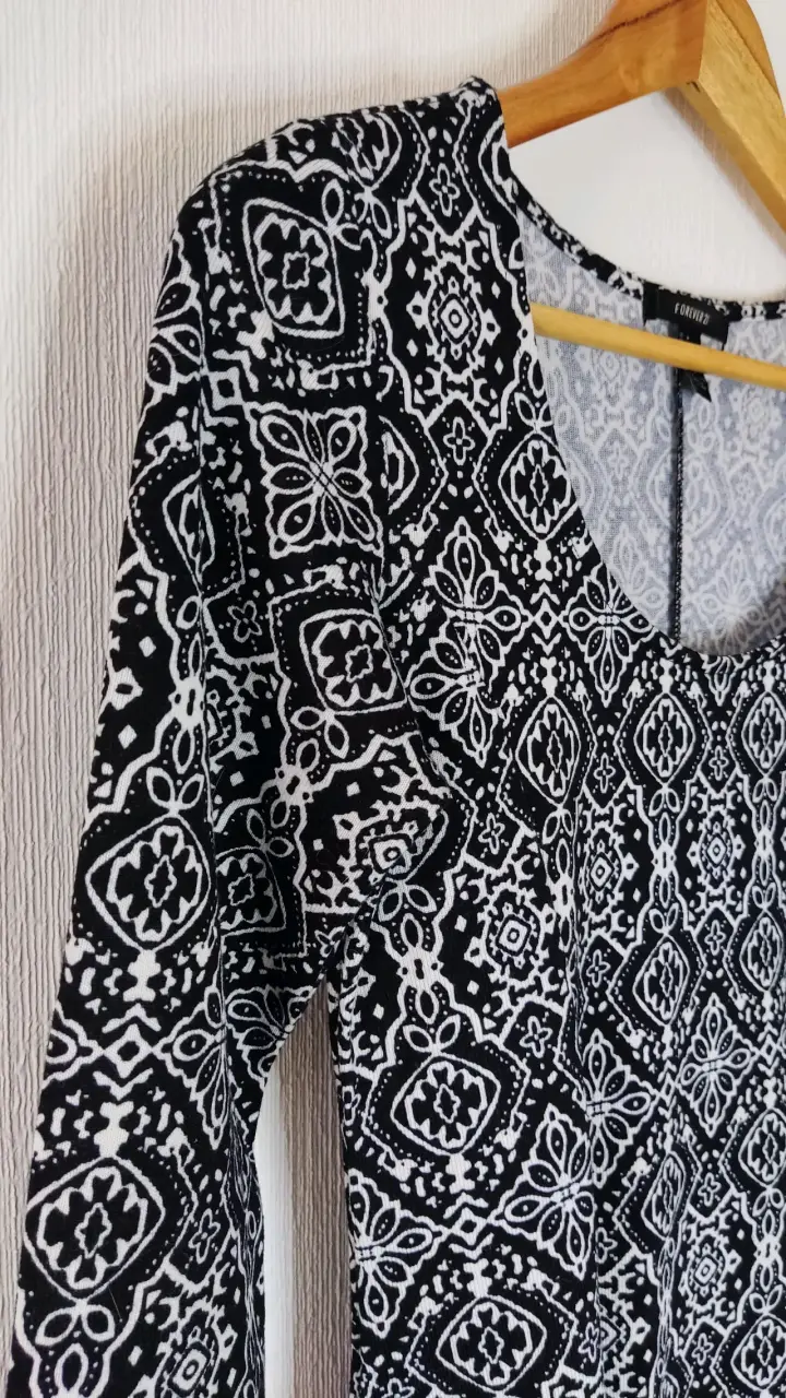Vestido estampado azul y blanco - 2