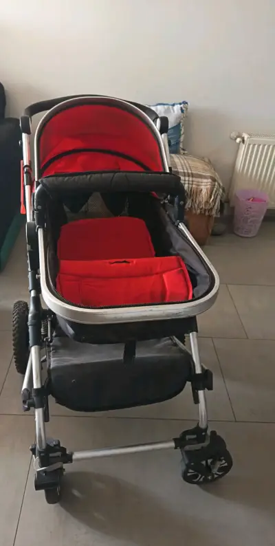 Coche de bebé negro con rojo amortiguadores - miniatura 4