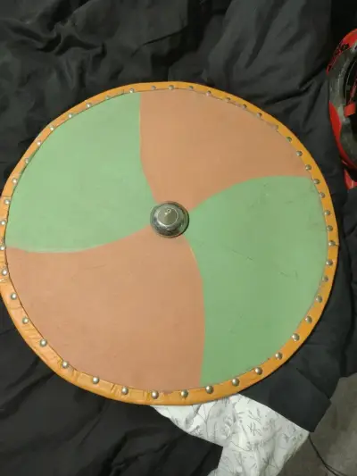 Escudo vikingo decorativo - miniatura 1