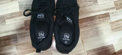 Zapatillas negras de seguridad - miniatura 6