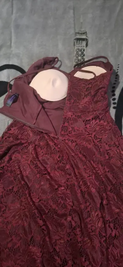 Vestido encaje burdeos elegante - miniatura 2