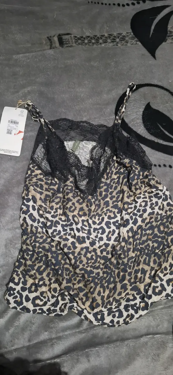 Blusa animal print con encaje