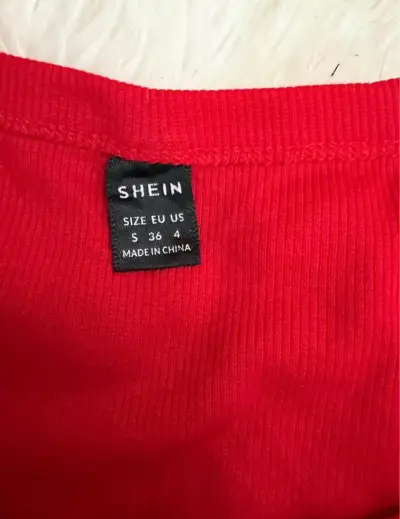 Crop top rojo manga larga - miniatura 2