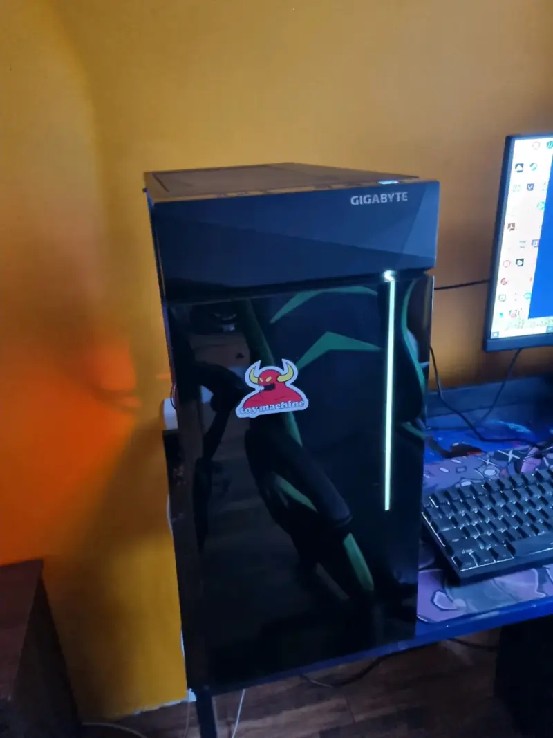 PC Gamer con iluminación RGB - 2