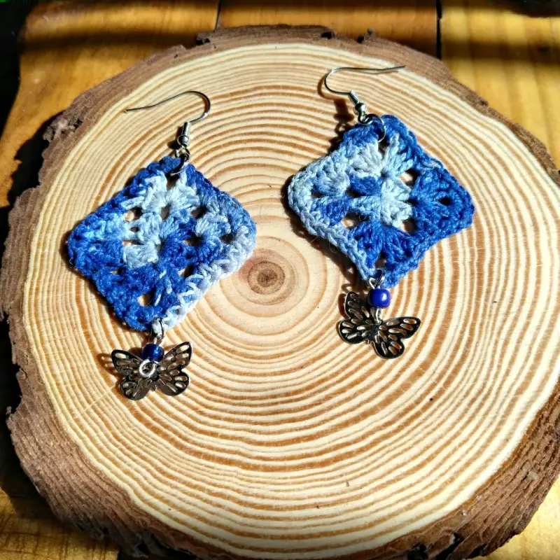 Aros tejidos con diseño floral - 4