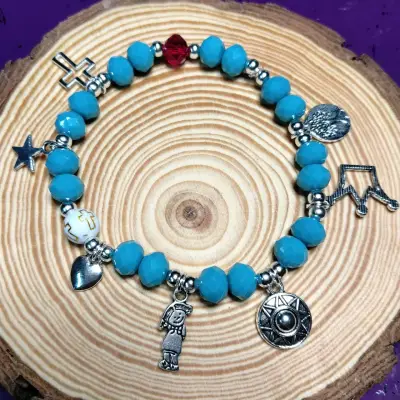 Pulsera con dijes y cuentas rosas - miniatura 3
