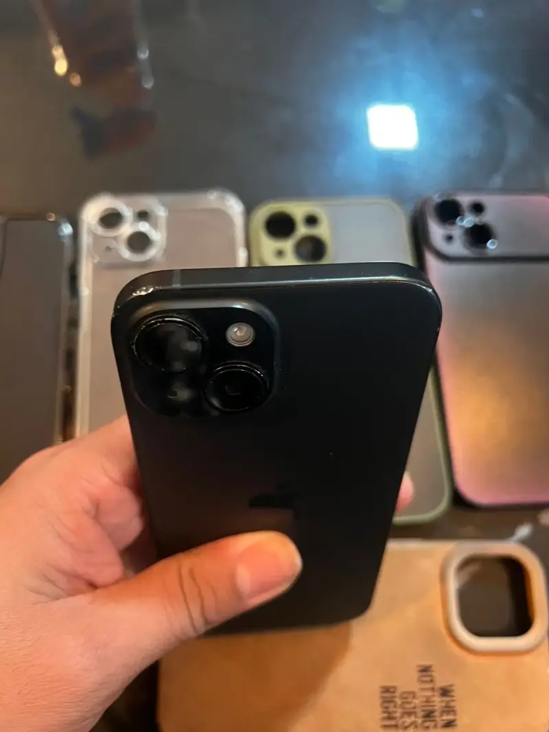 iPhone 15 - 2