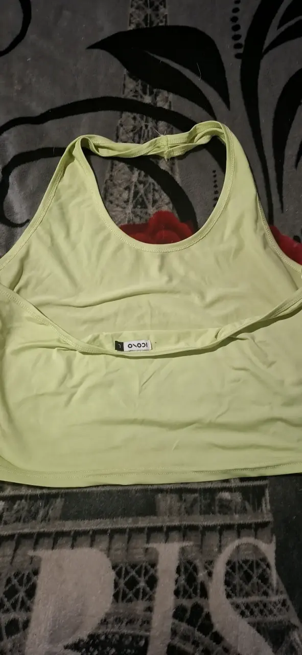 Top casual verde manzana. - 2