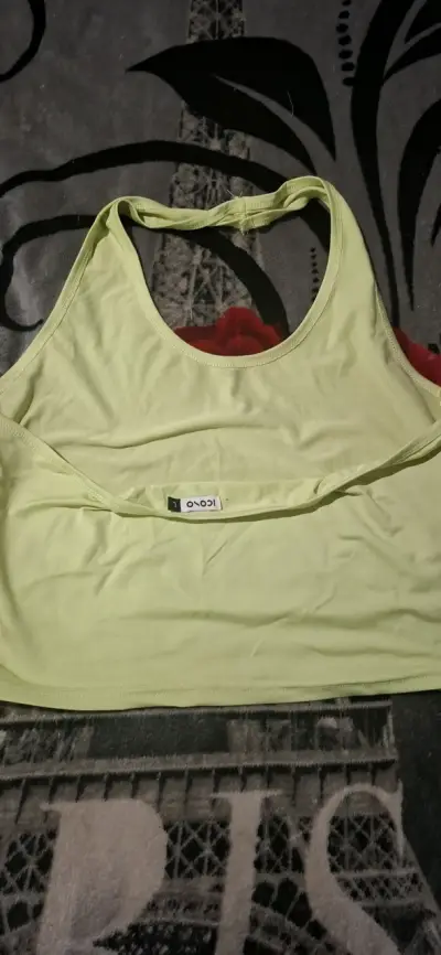 Top casual verde manzana. - miniatura 2