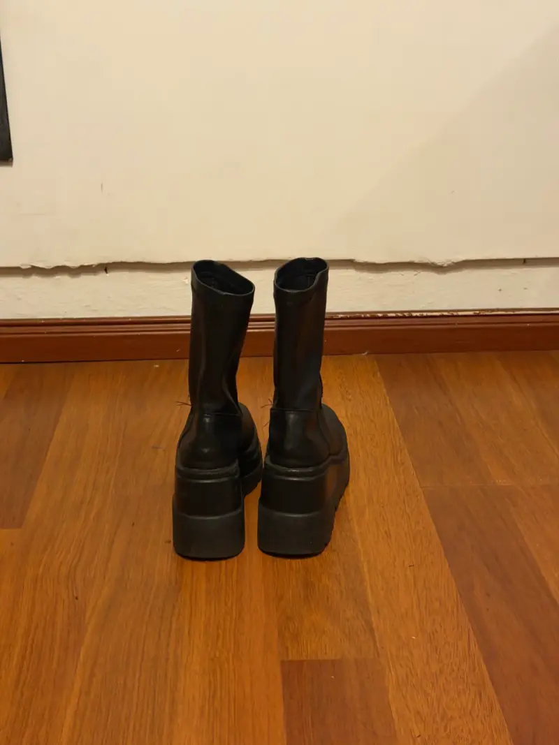 Botas negras con plataforma - 2