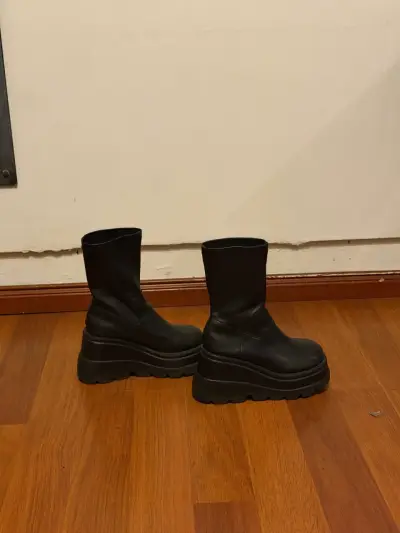 Botas negras con plataforma - miniatura 4