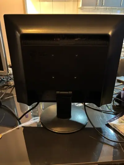 Monitor LG 17 pulgadas - miniatura 2