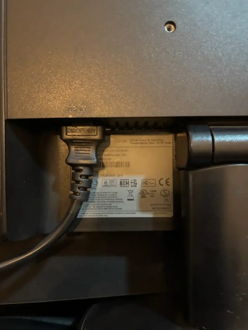 Monitor LG 17 pulgadas - 3