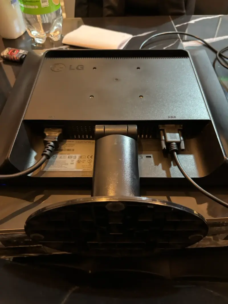Monitor LG 17 pulgadas - 4