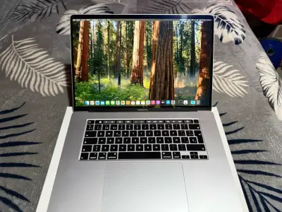 Macbook pro 2019 16 pulgadas touchbar - miniatura 5
